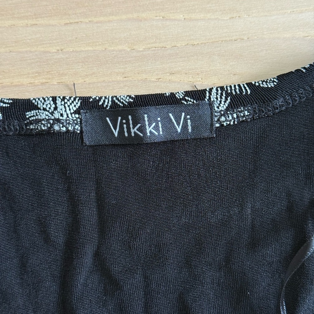 Vikki Vi Slinky jersey black & white floral dress cap sleeve size 1X - Picture 4 of 9